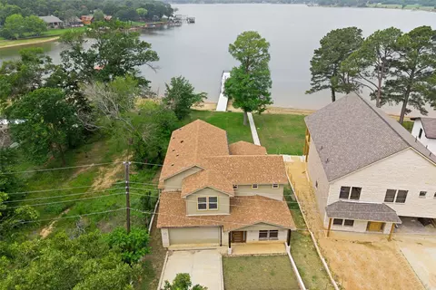 162 Oak Hills Dr, Mabank, TX 75156