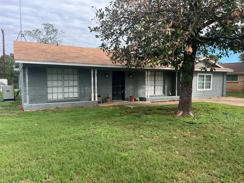 2809 N Murco Dr, Mineral Wells, TX 76067