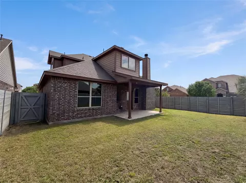 Exterior - 1501 Bunting Dr, Argyle, TX 76226 photo 2 of 7