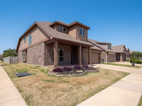 Exterior - 1501 Bunting Dr, Argyle, TX 76226 photo 5 of 7
