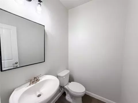 Bath - 1501 Bunting Dr, Argyle, TX 76226 photo 3 of 4