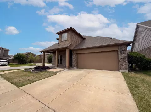 Exterior - 1501 Bunting Dr, Argyle, TX 76226 photo 4 of 7