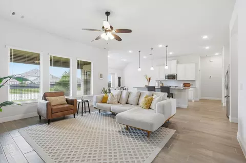 4054 Grove Valley Rd, Midlothian, TX 76065