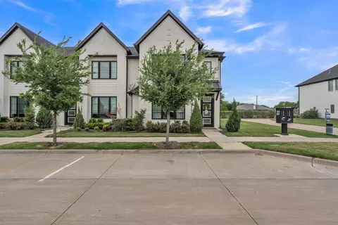 7549 Reis Ln, North Richland Hills, TX 76182