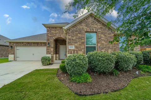 2808 Grizzly Rd, Aubrey, TX 76227