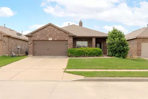 4821 Willow Branch Ct, Crowley, TX 76036