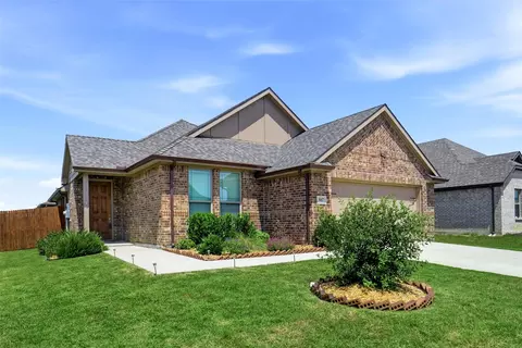 3017 Cliffview Dr, Sanger, TX 76266