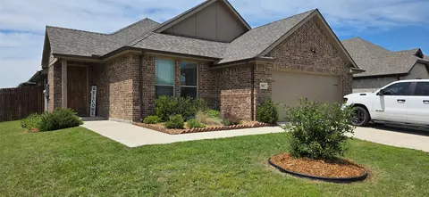 3017 Cliffview Dr, Sanger, TX 76266