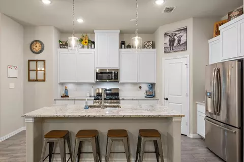 636 Mooney Dr, Saginaw, TX 76179