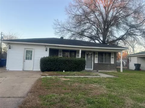 3030 Morningside Dr, Shreveport, LA 71108