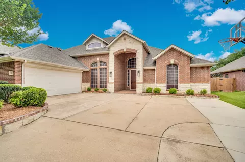 8204 Wildrock Dr, Arlington, TX 76001