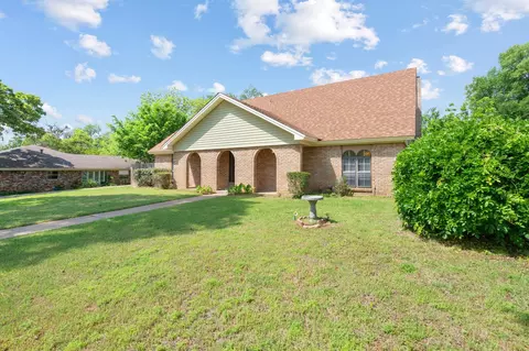 1602 Wagon Wheel Trl, Pantego, TX 76013