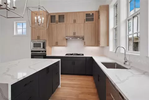 14956 Oak St, Addison, TX 75001