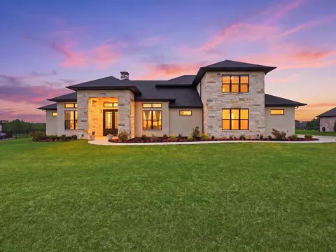 324 Charlie Joseph Dr, Van Alstyne, TX 75495