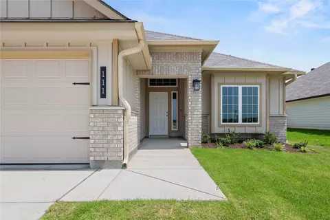 Exterior - 111 Adaline Bnd, Mcgregor, TX 76657 photo 4 of 6