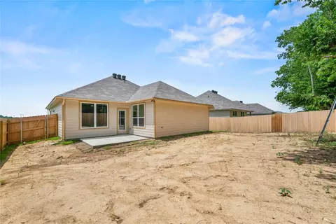 Exterior - 111 Adaline Bnd, Mcgregor, TX 76657 photo 6 of 6