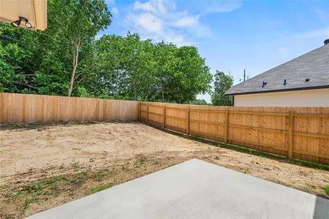Exterior - 111 Adaline Bnd, Mcgregor, TX 76657 photo 5 of 6