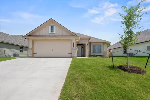 111 Adaline Bnd, Mcgregor, TX 76657