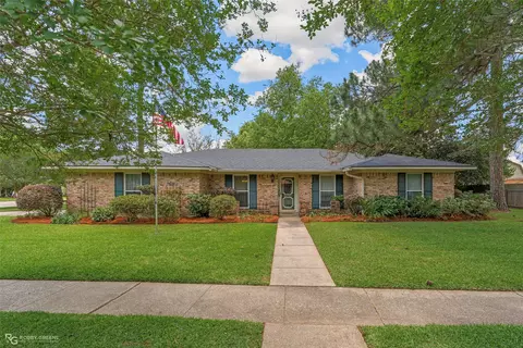 1810 Pluto Dr, Bossier City, LA 71112