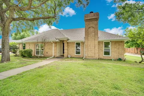 1311 Cindy Ct, Cleburne, TX 76033