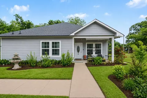 3405 4th St, Greenville, TX 75401