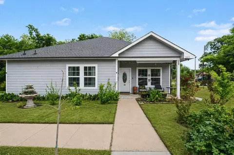 3405 4th St, Greenville, TX 75401