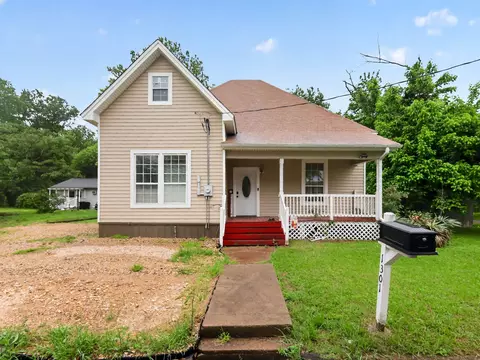 1301 Locust St, Commerce, TX 75428