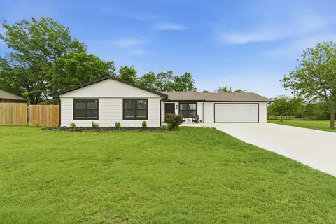 290 Old Spanish Trl, Valley View, TX 76272