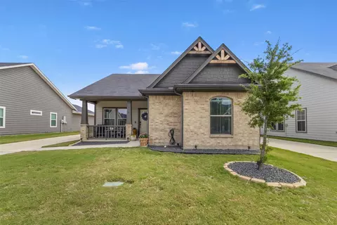 616 Charlotte Ln, Burleson, TX 76028