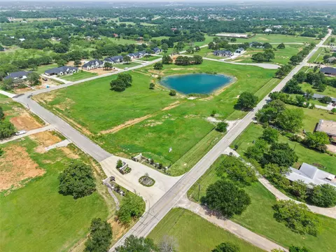 7717 Pickett Ln, Burleson, TX 76028