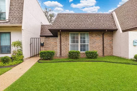 9142 Emberglow Ln, Dallas, TX 75243