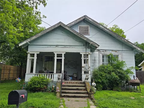 1011 N Commerce St, Gainesville, TX 76240