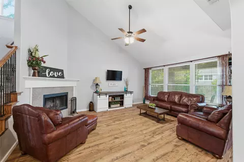 1121 Linden Dr, Burleson, TX 76028