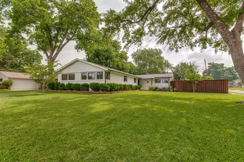 3581 Woodleigh Dr, Dallas, TX 75229