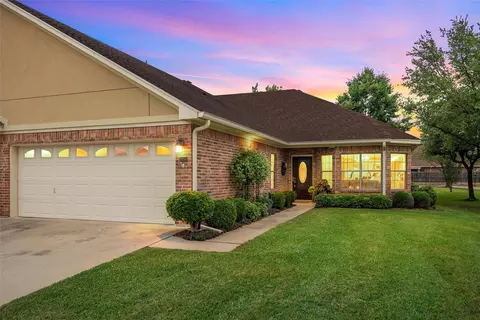 9136 Darby Ln, Waco, TX 76712