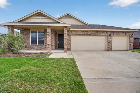 713 Sparrow Dr, Saginaw, TX 76131