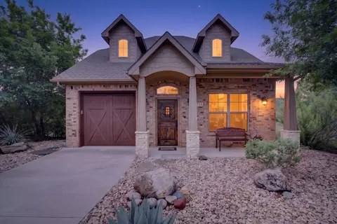 8714 Fullerton Dr, Cleburne, TX 76033