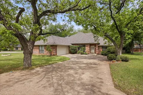 6023 Melrose Cir, Granbury, TX 76049