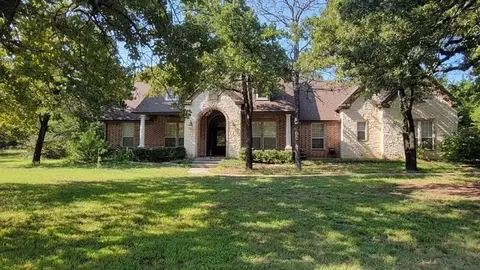 735 Sleepy Hollow Ln, Valley View, TX 76272