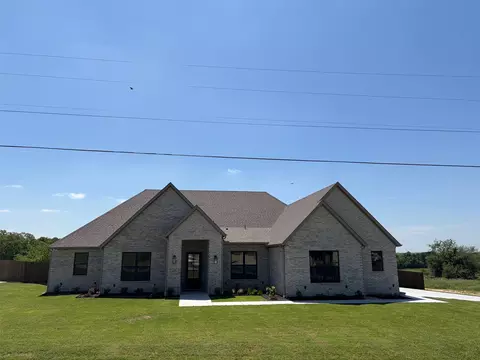 140 Hassler Dr, Stephenville, TX 76401