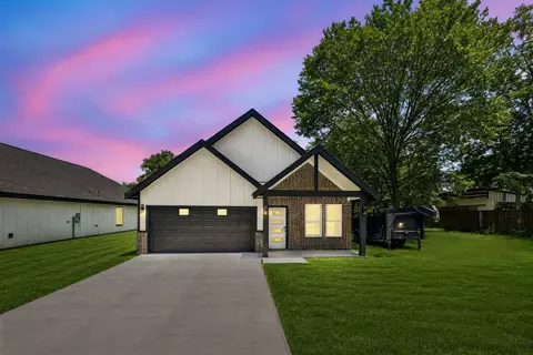3104 Delafield Ln, Dallas, TX 75227