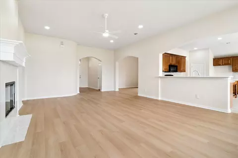 11000 Owl Creek Dr, Fort Worth, TX 76179