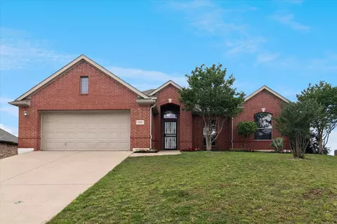 11000 Owl Creek Dr, Fort Worth, TX 76179
