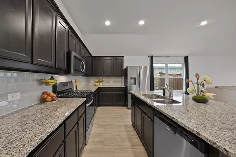 340 Freestall Dr, Midlothian, TX 76065