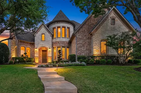 6616 Crown Forest Dr, Plano, TX 75024