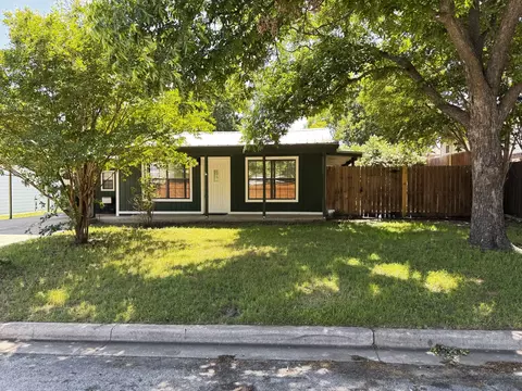 484 S First Ave, Stephenville, TX 76401