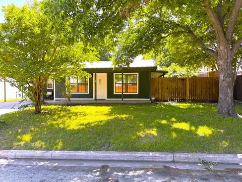 484 S First Ave, Stephenville, TX 76401