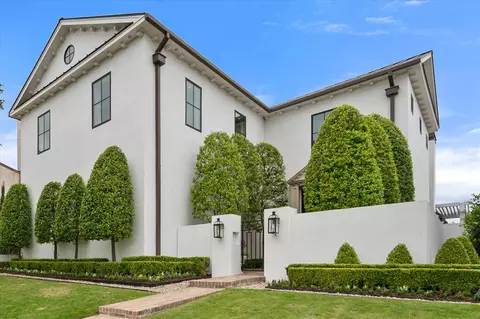 3824 Bishops Flower Rd, Fort Worth, TX 76109