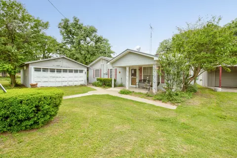 511 Old Center Church Rd, Whitesboro, TX 76273