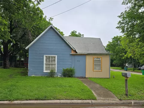 602 N Weaver St, Gainesville, TX 76240